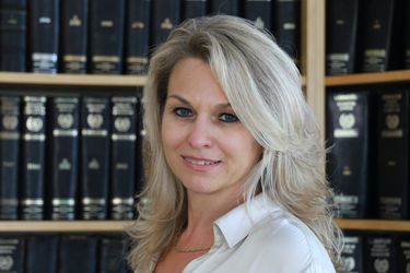 Greek Lawyer - Nicole Kosmidis